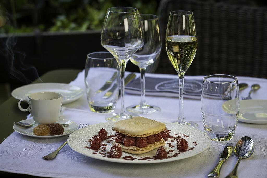Logis Hotel - Restaurant Le Relais De Comodoliac サン・ジュニアン エクステリア 写真