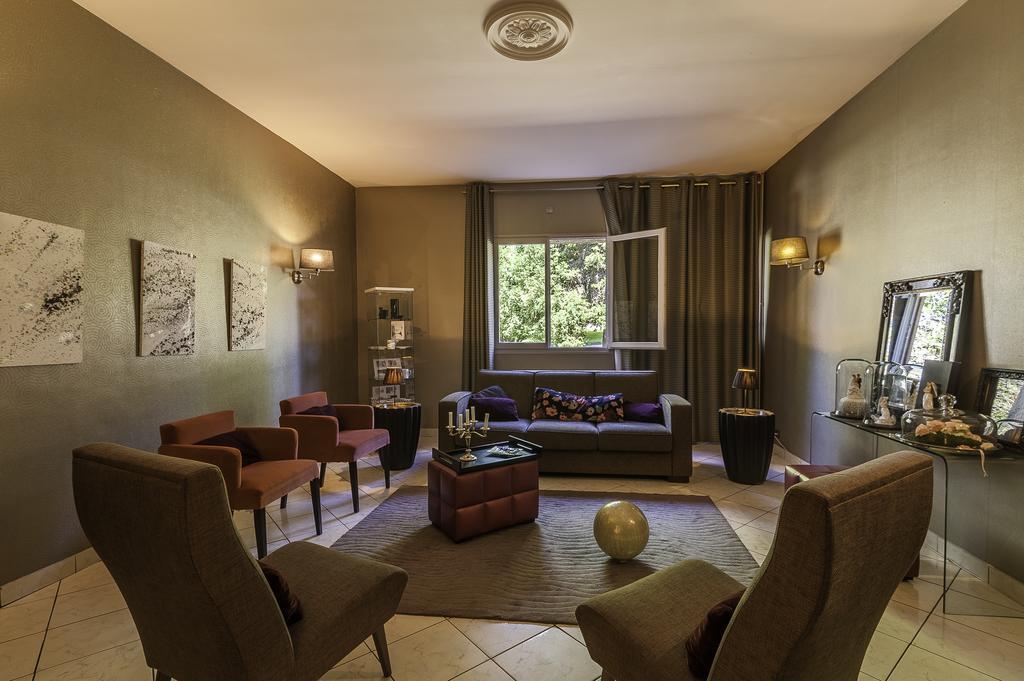 Logis Hotel - Restaurant Le Relais De Comodoliac サン・ジュニアン エクステリア 写真