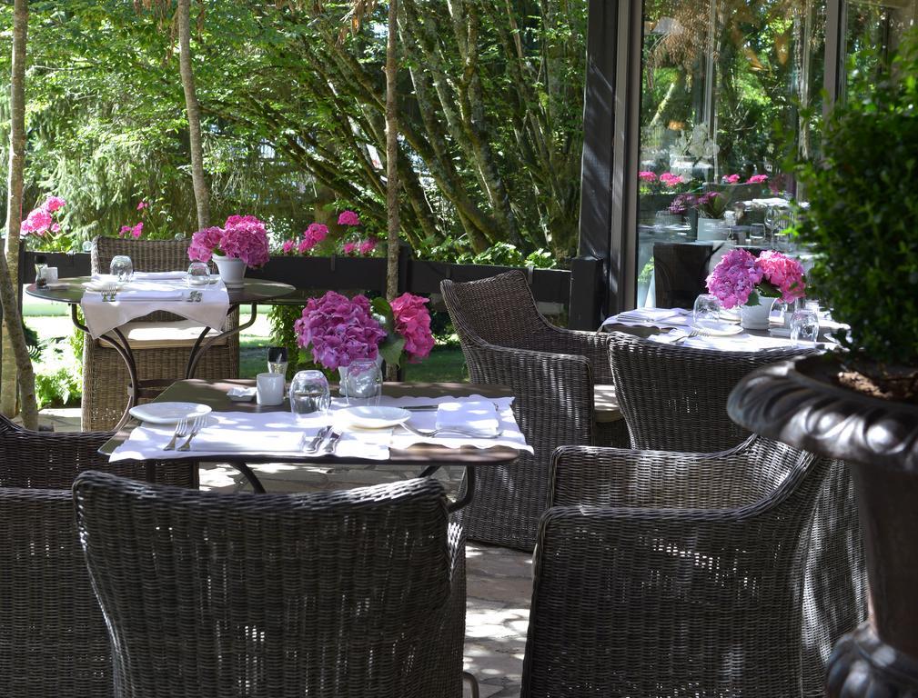 Logis Hotel - Restaurant Le Relais De Comodoliac サン・ジュニアン エクステリア 写真