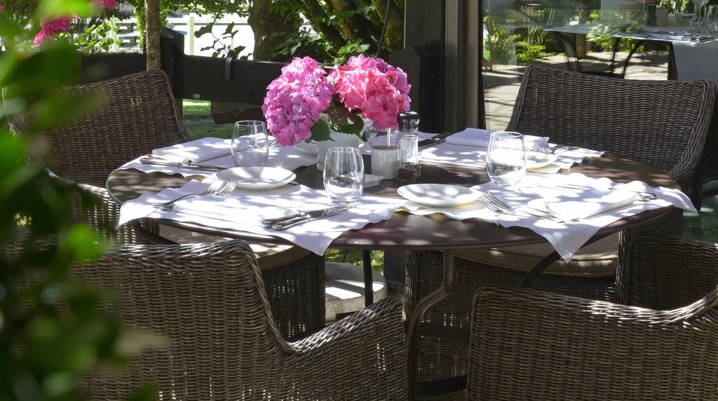 Logis Hotel - Restaurant Le Relais De Comodoliac サン・ジュニアン エクステリア 写真