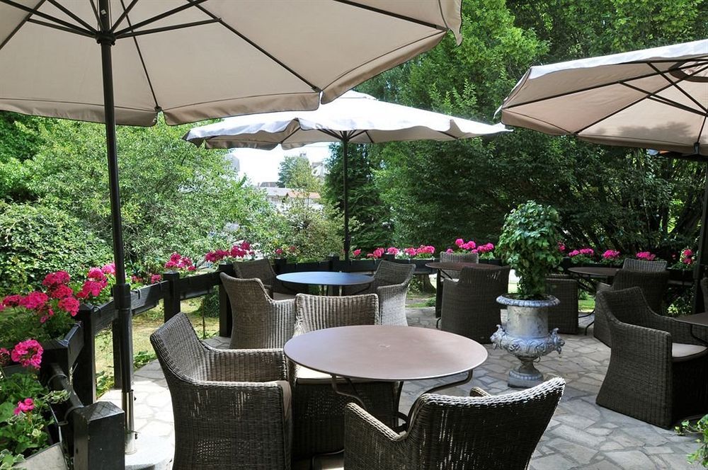 Logis Hotel - Restaurant Le Relais De Comodoliac サン・ジュニアン エクステリア 写真